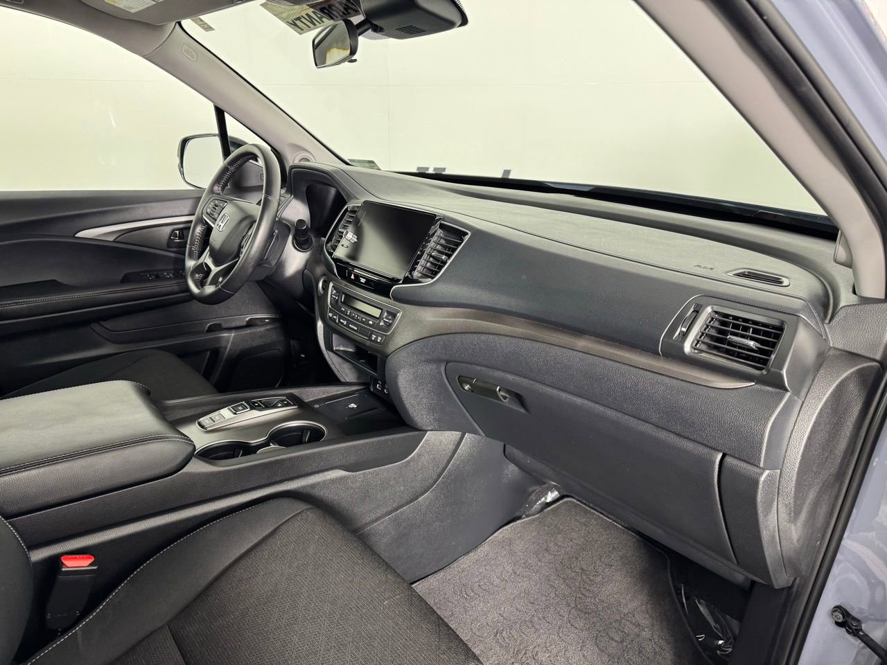 Used 2025 Honda Ridgeline Sport image 31