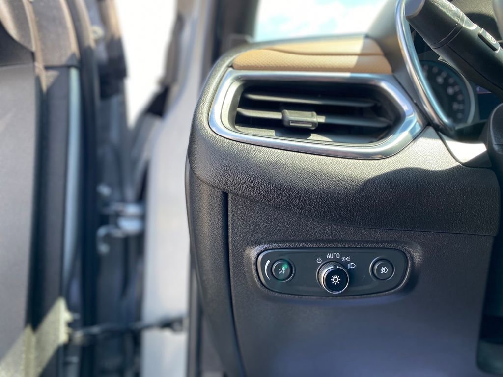 Used 2023 Chevrolet Equinox Premier image 29