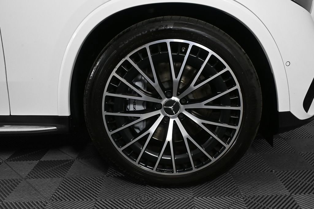Certified 2024 Mercedes-Benz GLC 43 AMG 4MATIC image 36
