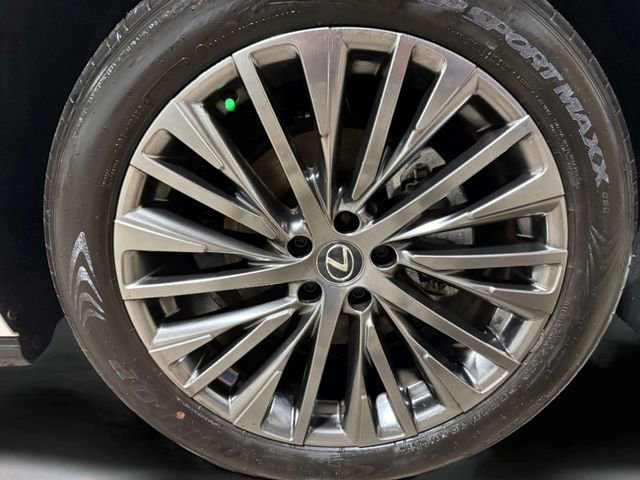 Used 2023 Lexus RZ 450e Premium image 32