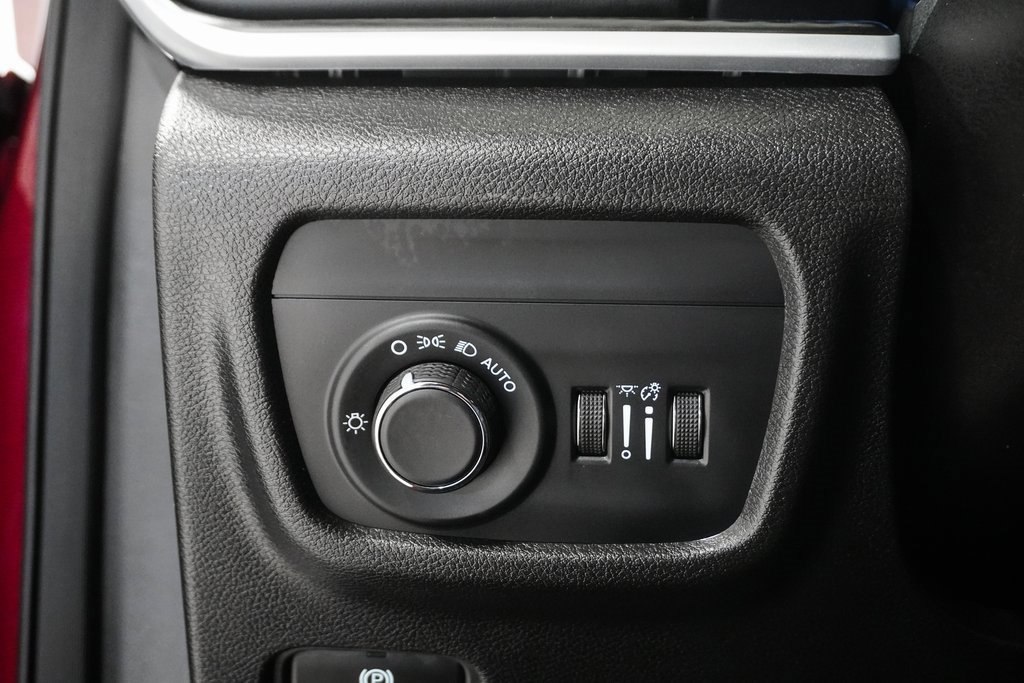 Used 2024 Jeep Grand Cherokee L Laredo image 20