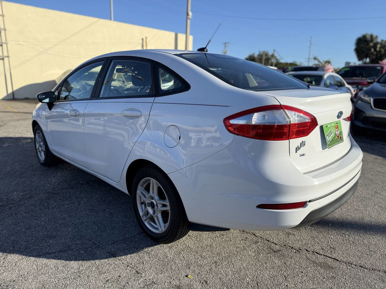 Used 2017 Ford Fiesta SE image 5