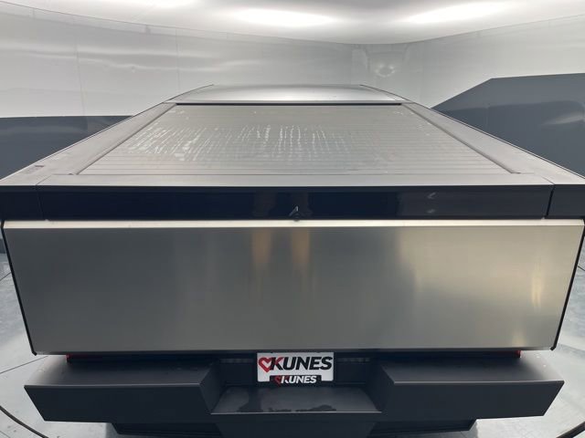 Used 2025 Tesla Cybertruck AWD Crew Cab image 19