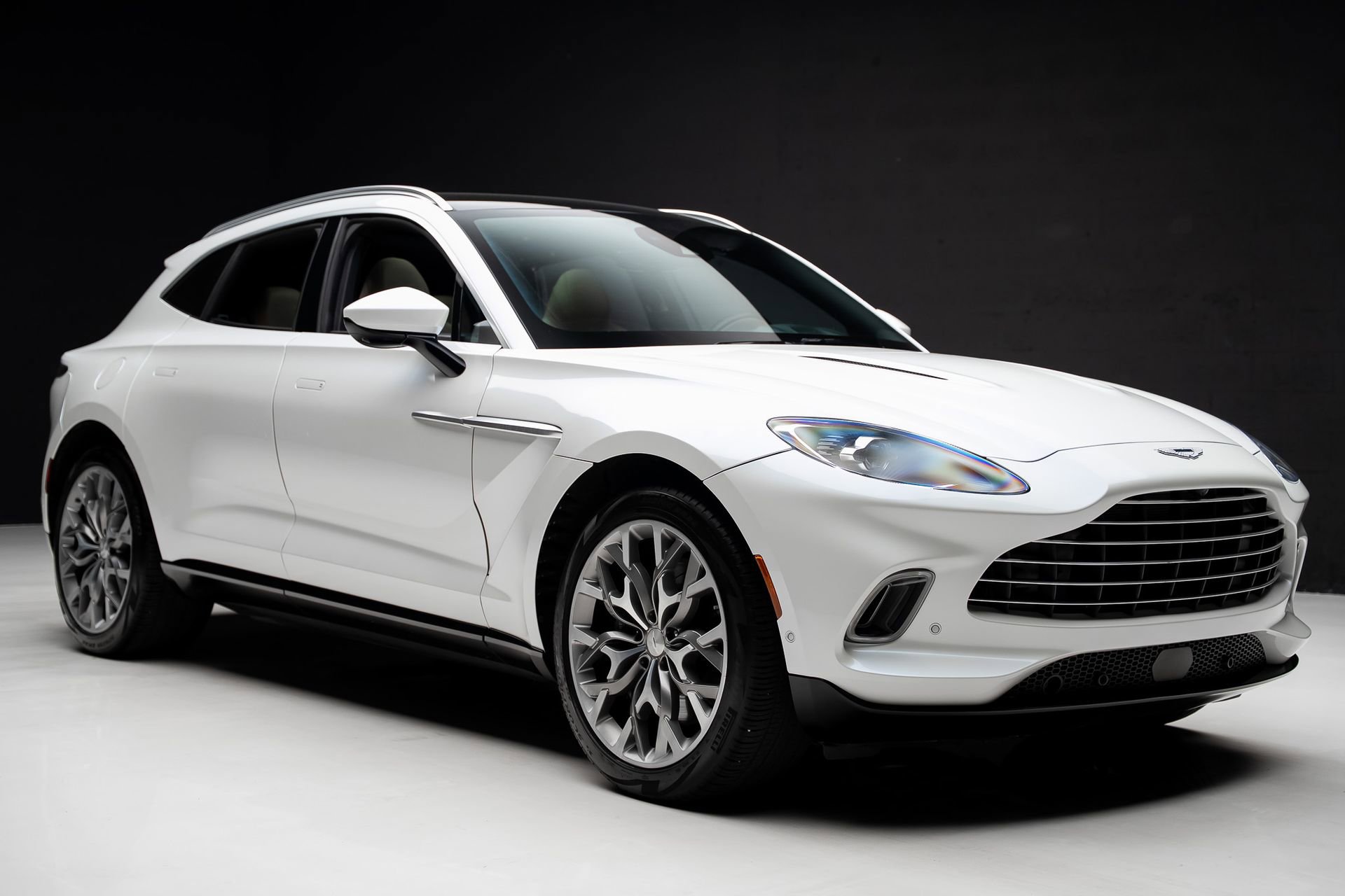 Used 2021 Aston Martin DBX AWD/4WD image 87