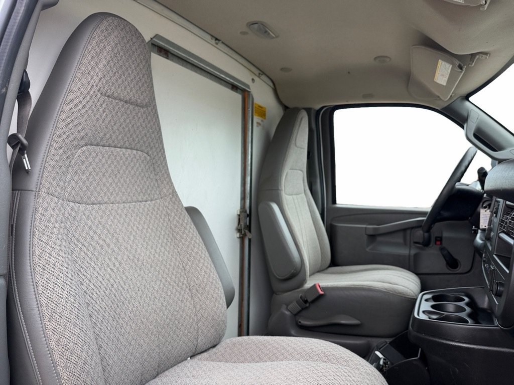 Used 2019 GMC Savana 3500 w/ Driver Convenience Package RWD image 11