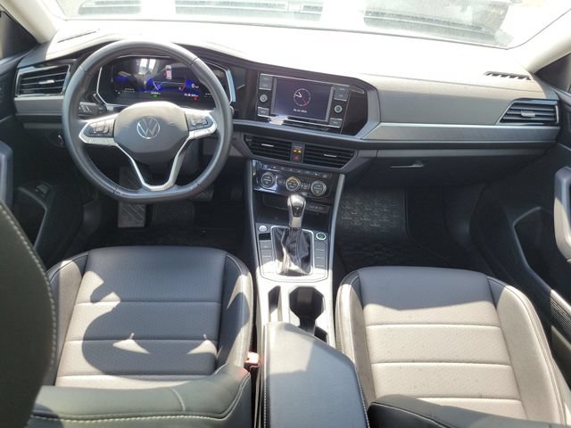 Used 2023 Volkswagen Jetta SE w/ Panoramic Sunroof Package FWD image 8