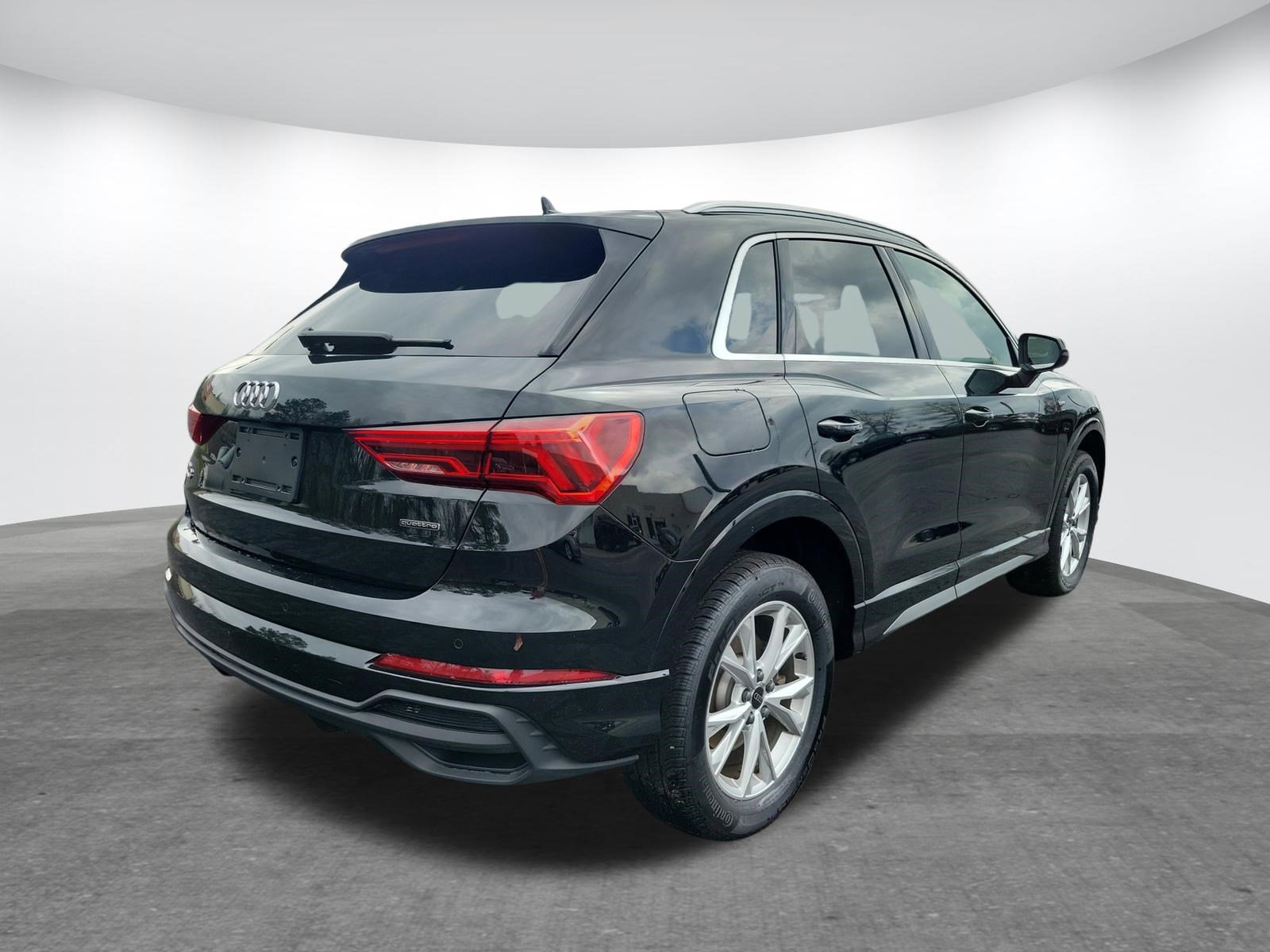 Used 2025 Audi Q3 2.0T Premium image 24