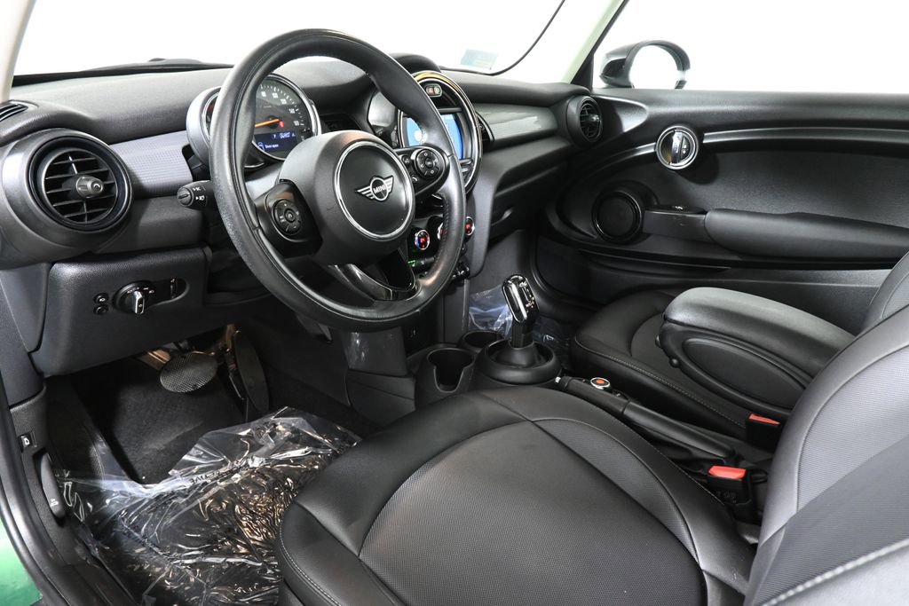 Used 2020 MINI Cooper 2-Door Hardtop image 14