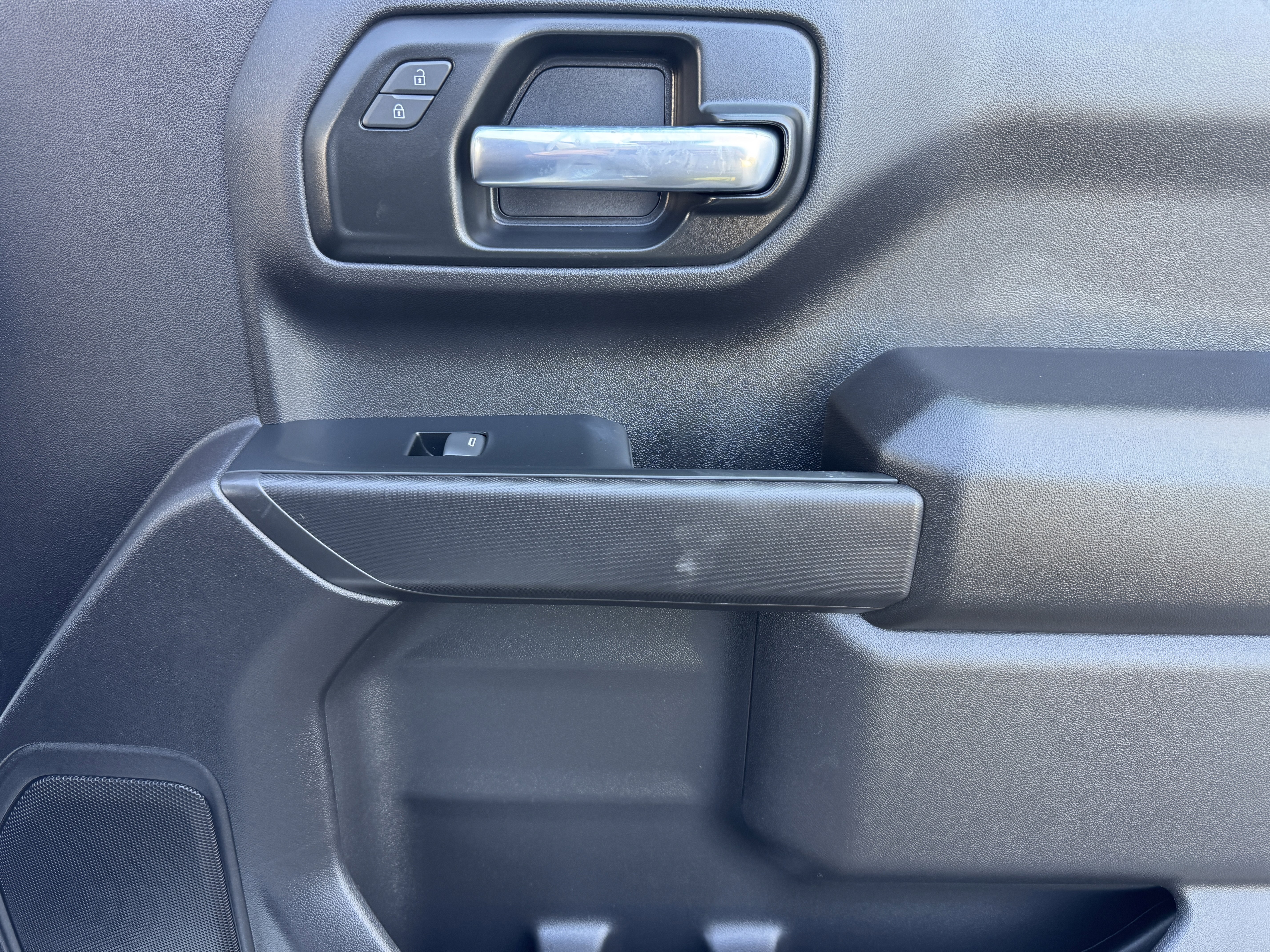 Used 2023 Chevrolet Silverado 1500 Custom image 24