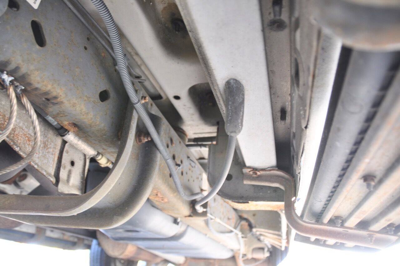 Used 2010 Ford E-350 and Econoline 350 XLT RWD image 30