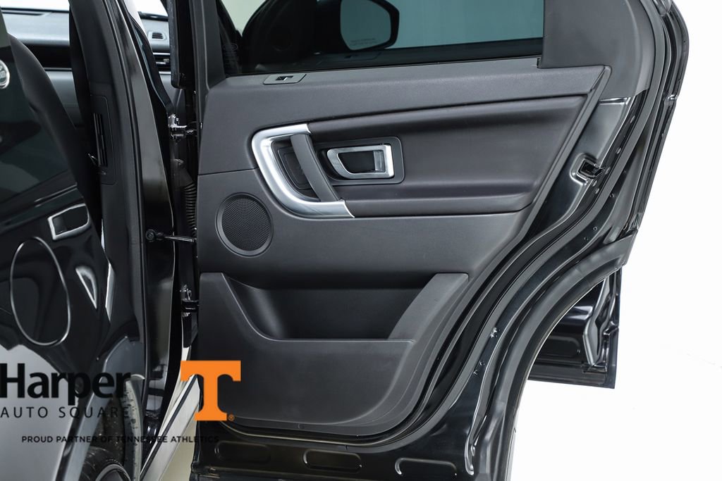 Used 2016 Land Rover Discovery Sport SE image 30