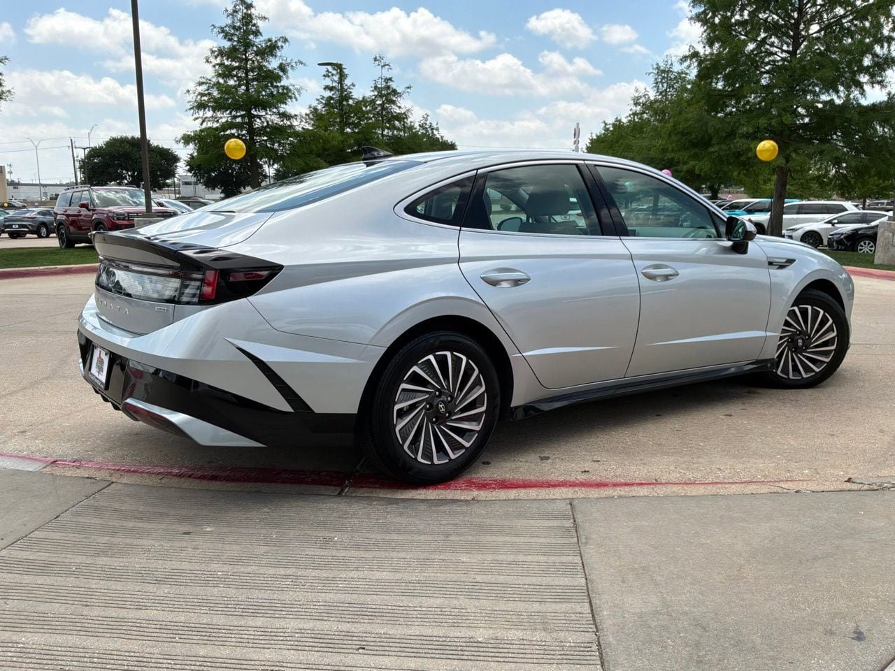 Used 2025 Hyundai Sonata SEL FWD image 6