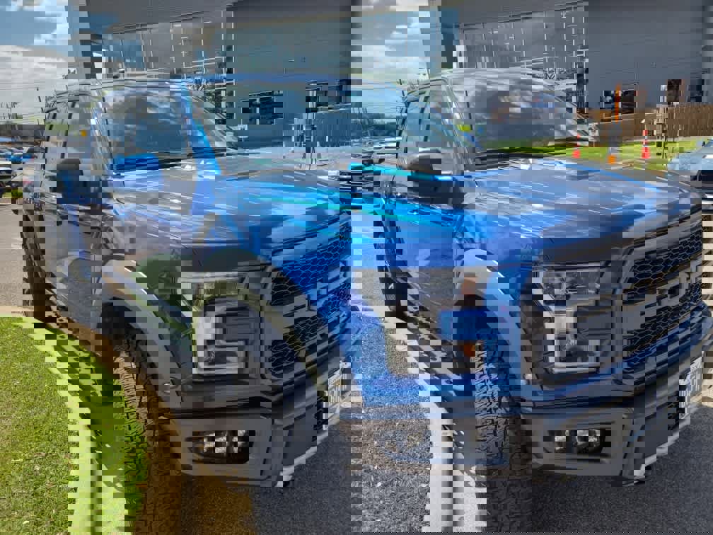 Used 2018 Ford F150 Raptor w/ Equipment Group 802A Luxury image 4