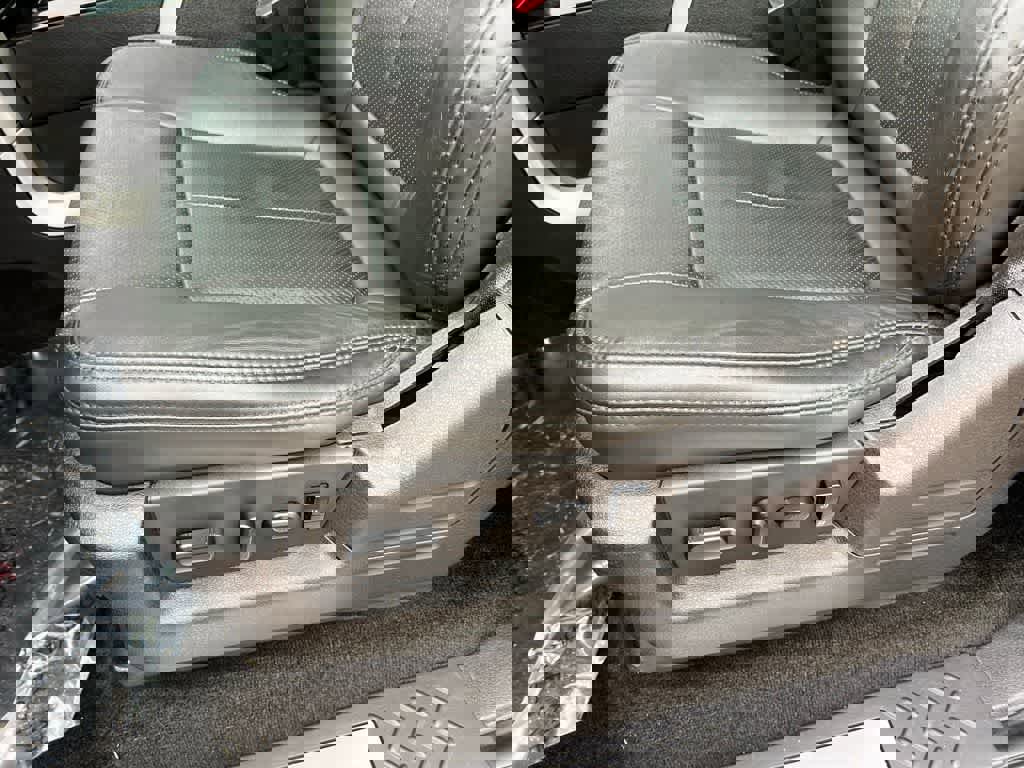 Used 2014 Ford F150 Platinum image 17