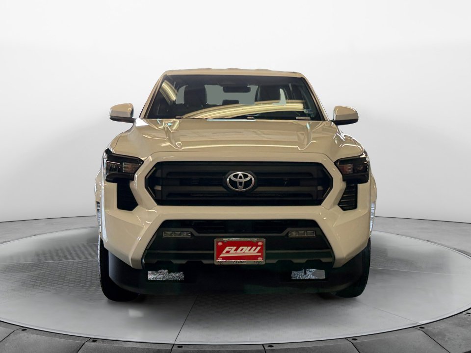 Used 2025 Toyota Tacoma SR5 AWD/4WD image 2