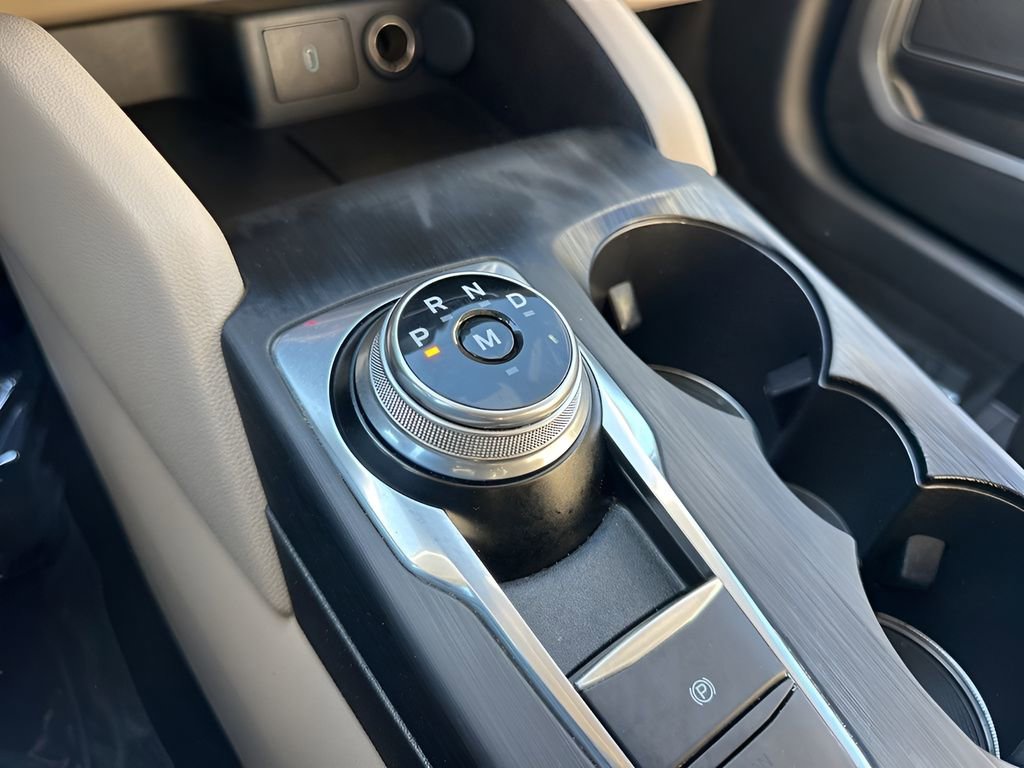 Used 2020 Ford Escape Titanium image 17