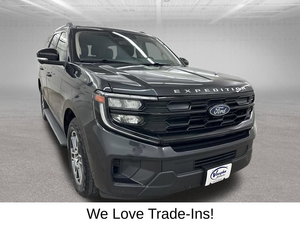 Used 2025 Ford Expedition Active AWD/4WD image 3