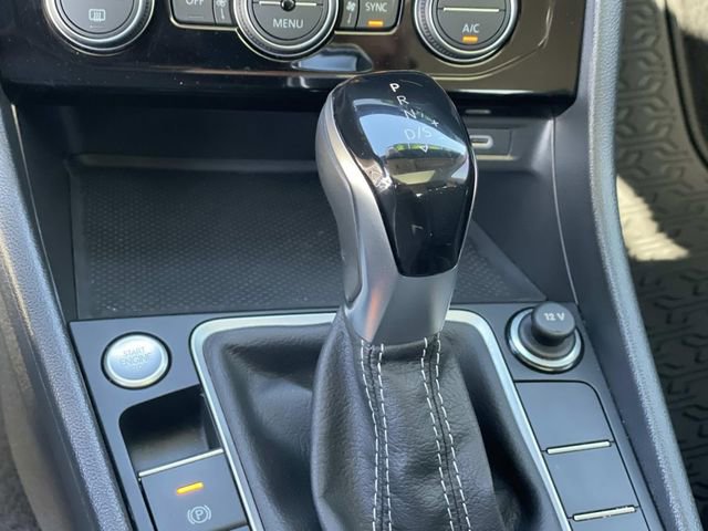 Used 2024 Volkswagen Jetta SE image 16