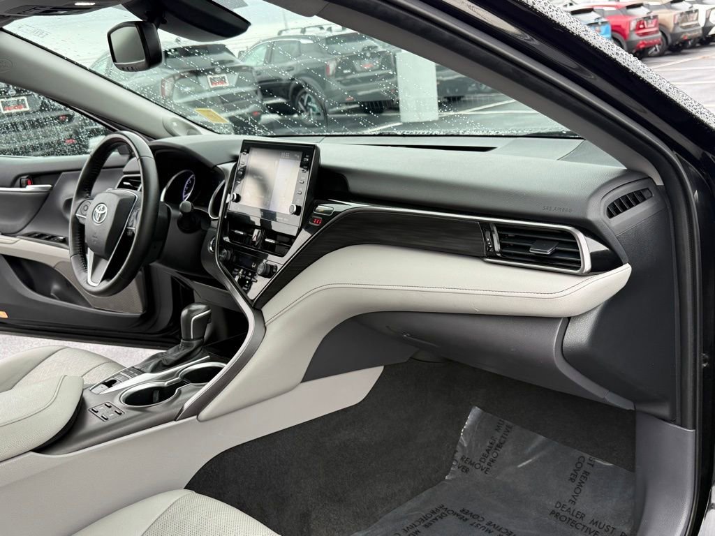 Used 2021 Toyota Camry XLE w/ Navigation Package image 18