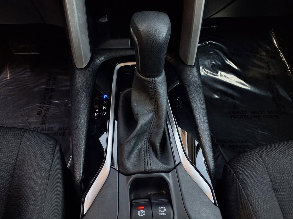 Certified 2024 Toyota Corolla Cross LE w/ Moonroof Package FWD image 12