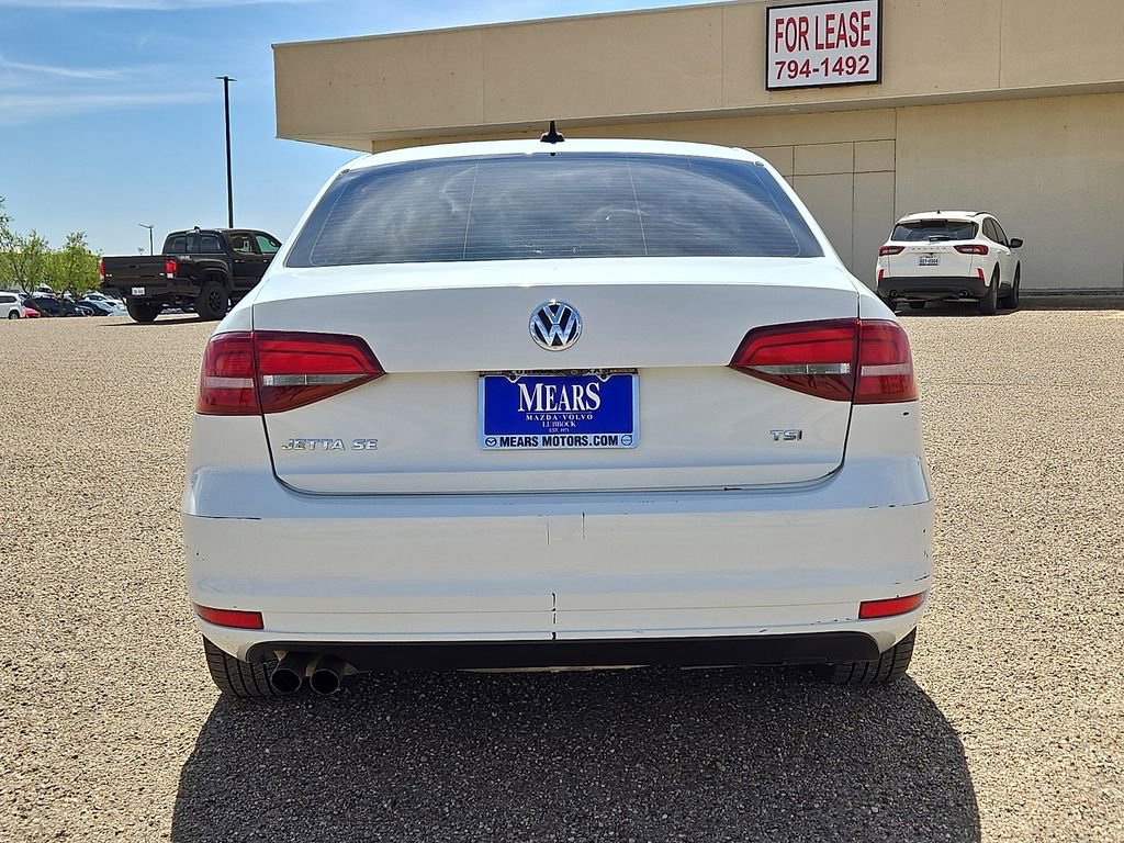 Used 2017 Volkswagen Jetta SE FWD image 4