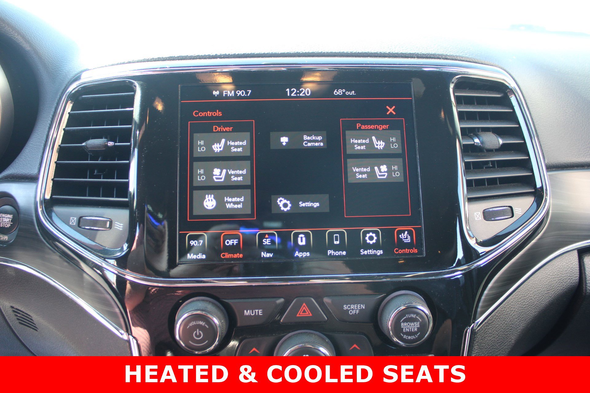 Used 2021 Jeep Grand Cherokee Limited w/ Luxury Group II image 24