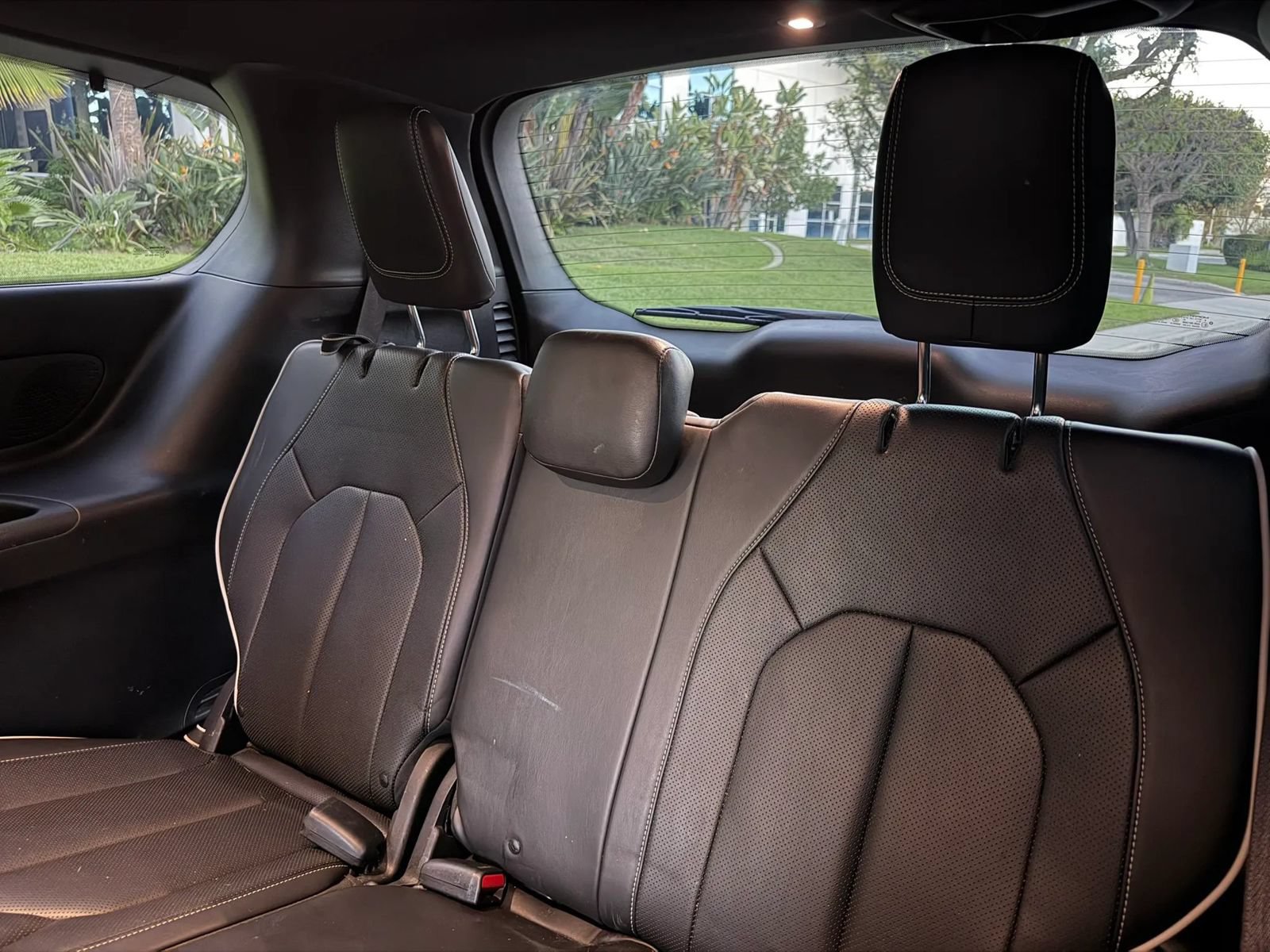 Used 2020 Chrysler Pacifica Limited w/ Advanced Safetytec Group FWD image 15