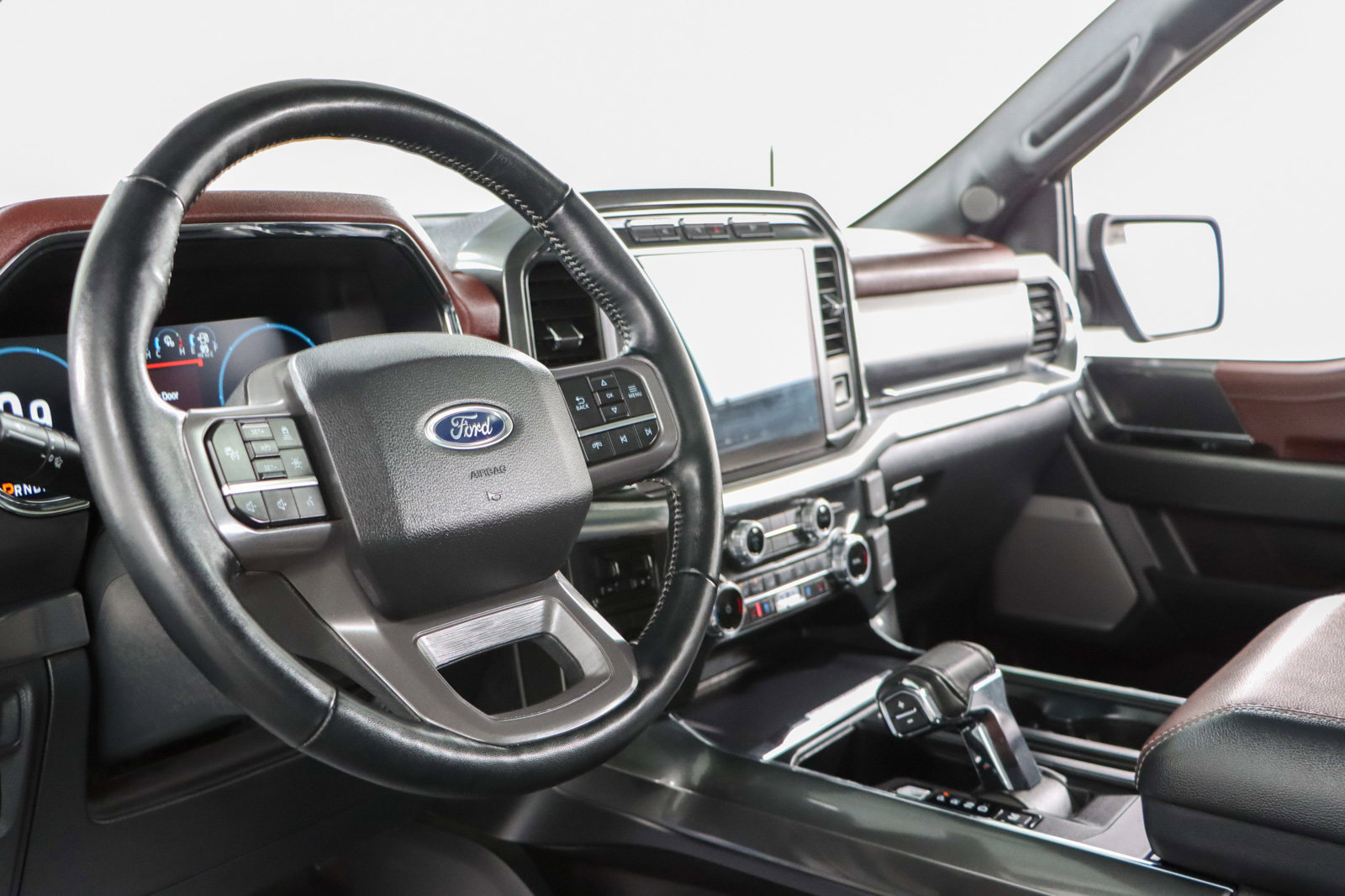 Used 2022 Ford F150 Lariat w/ Equipment Group 502A High image 26