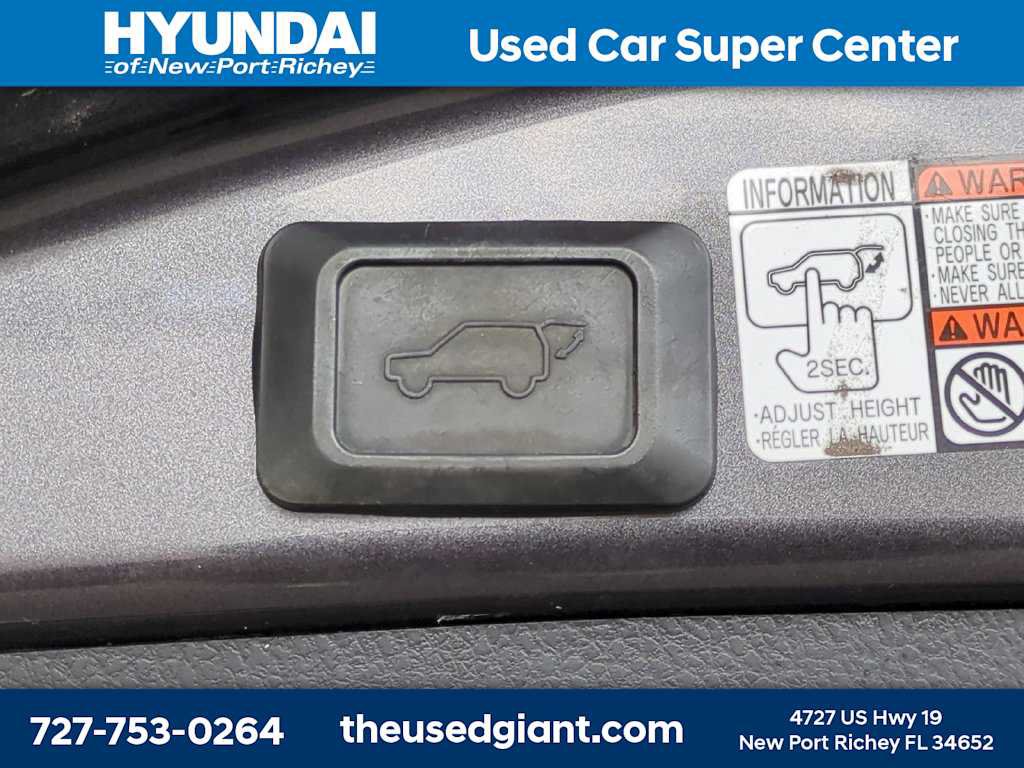 Used 2016 Toyota RAV4 Limited FWD image 13