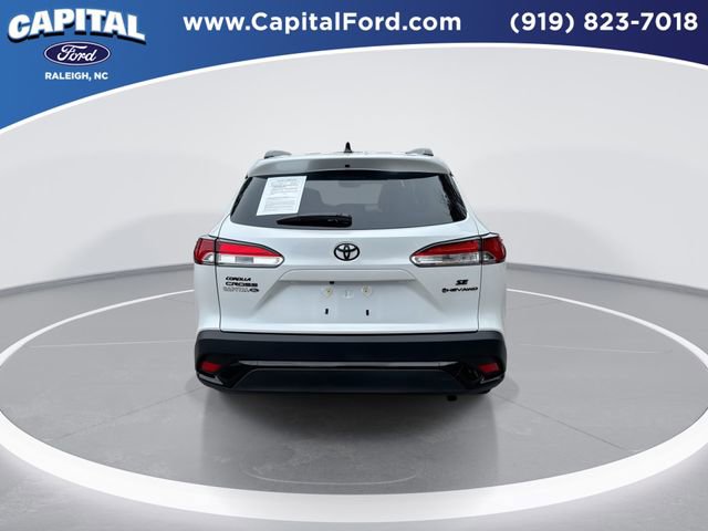 Used 2025 Toyota Corolla Cross SE w/ Moonroof Package image 7