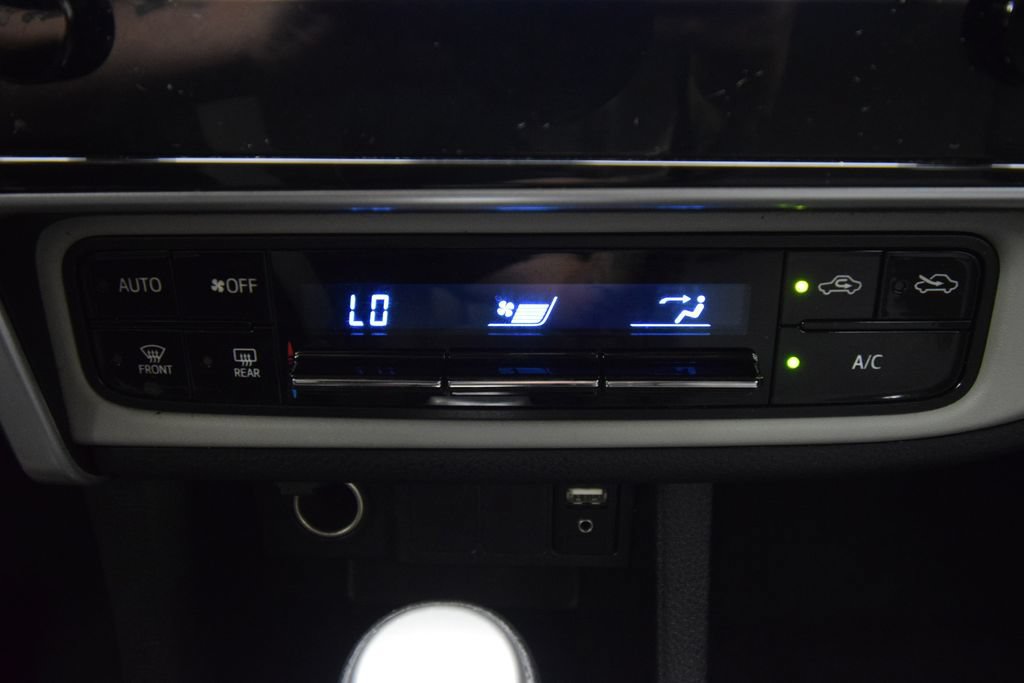 Used 2019 Toyota Corolla LE FWD image 29