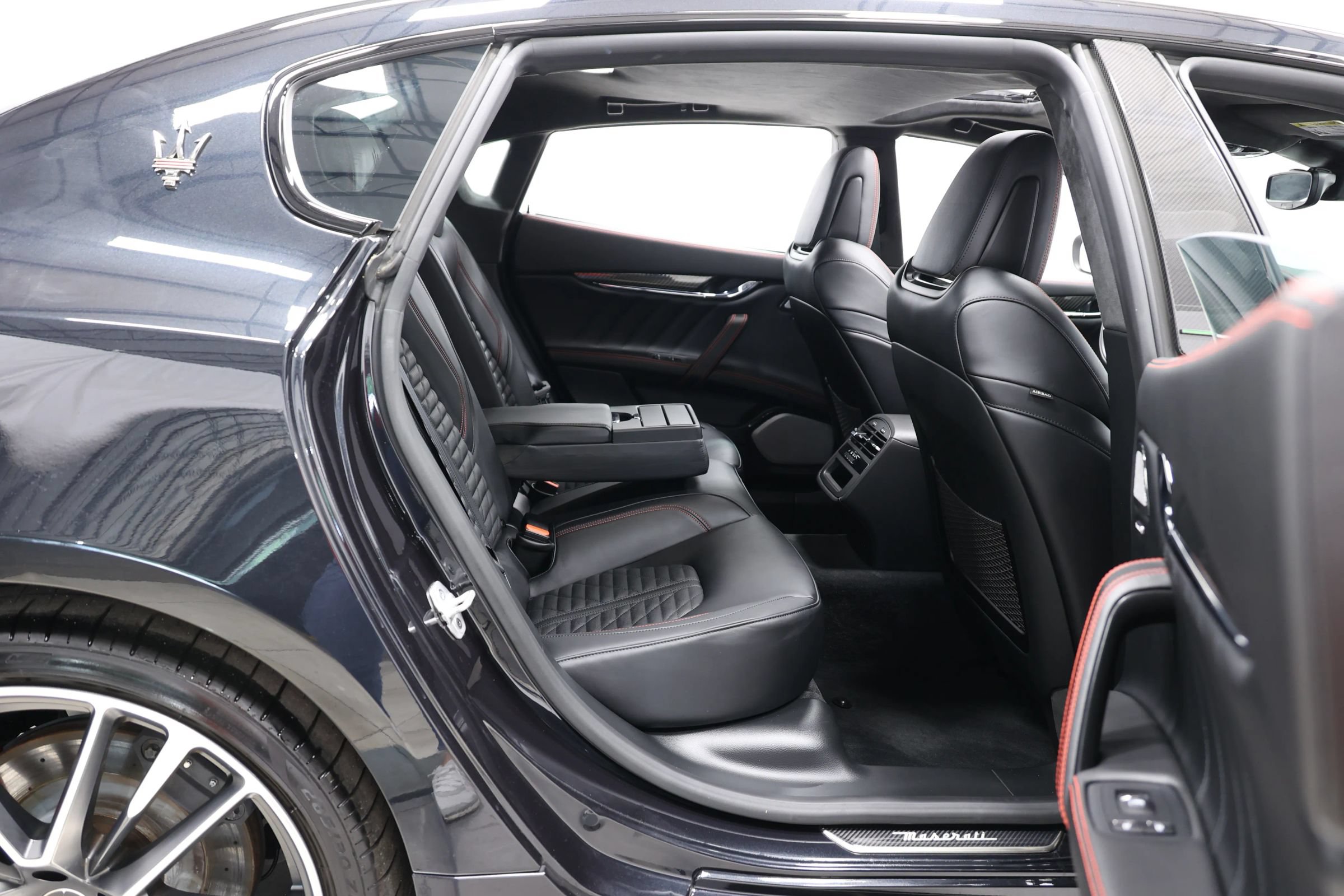 Used 2022 Maserati Quattroporte Trofeo RWD image 74