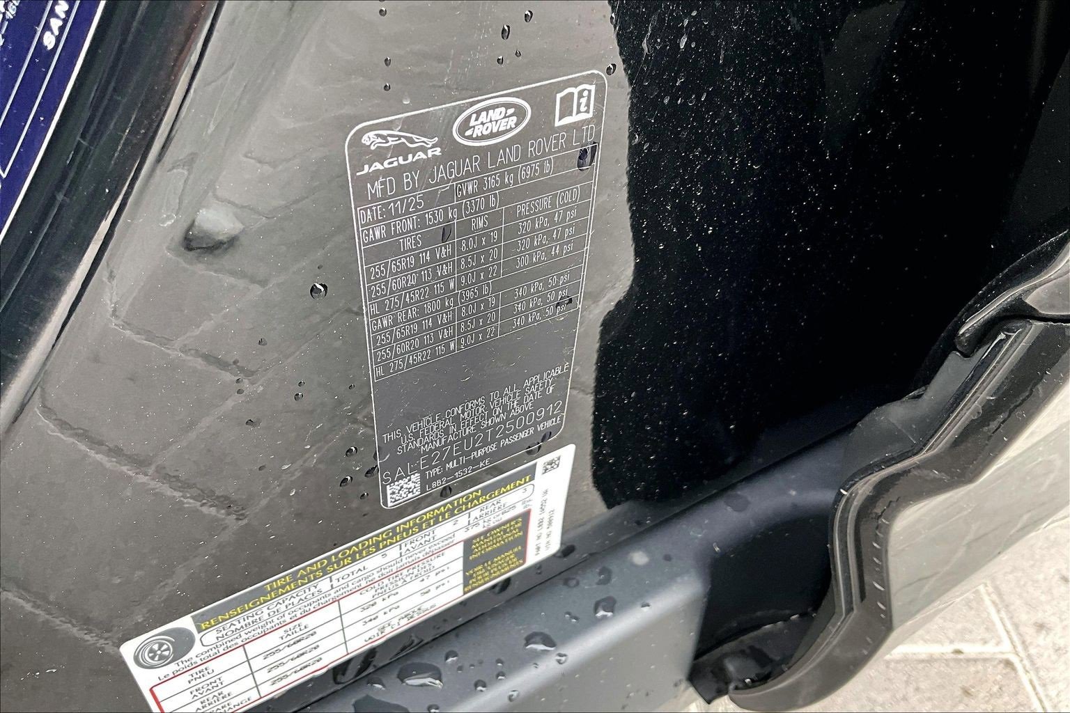 New 2026 Land Rover Defender 110 X-Dynamic SE image 13