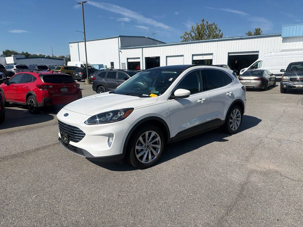 Used 2022 Ford Escape Titanium w/ Titanium Elite Package AWD/4WD image 3