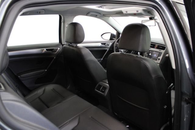 Used 2017 Volkswagen Golf Wolfsburg Edition FWD image 21