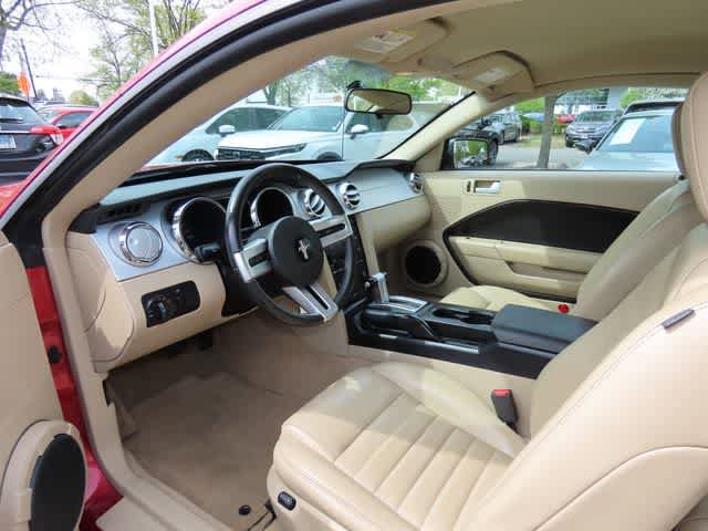Used 2007 Ford Mustang GT Premium RWD image 2