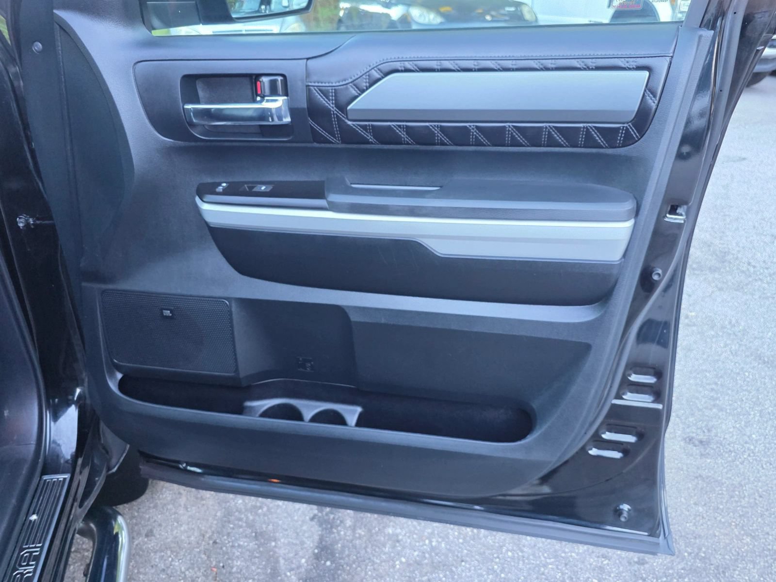 Used 2018 Toyota Tundra Platinum AWD/4WD image 32