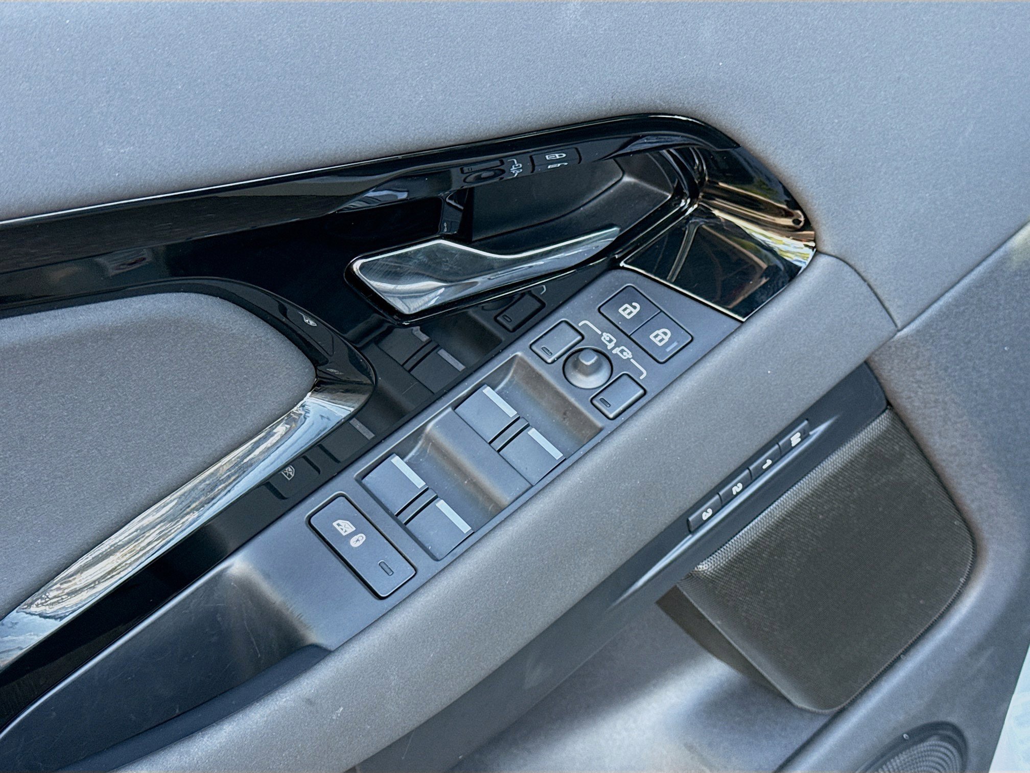 Used 2026 Land Rover Range Rover Evoque S image 22