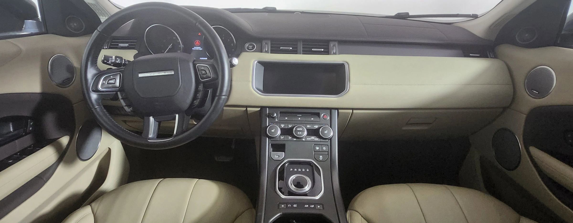 Used 2019 Land Rover Range Rover Evoque SE image 22
