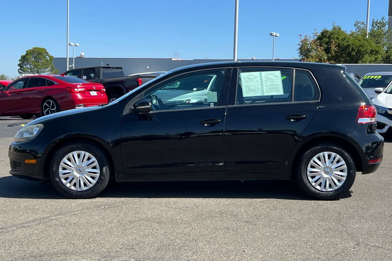 Used 2013 Volkswagen Golf 4-Door FWD image 9