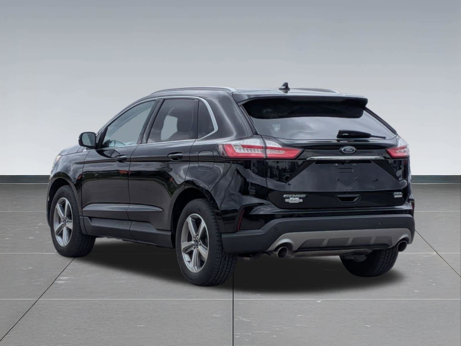 Used 2019 Ford Edge SEL w/ Equipment Group 201A AWD/4WD image 3