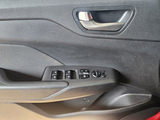 Used 2020 Hyundai Accent SE FWD image 28