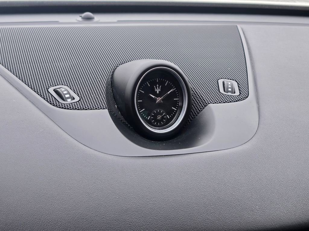 Used 2021 Maserati Levante GranLusso image 39