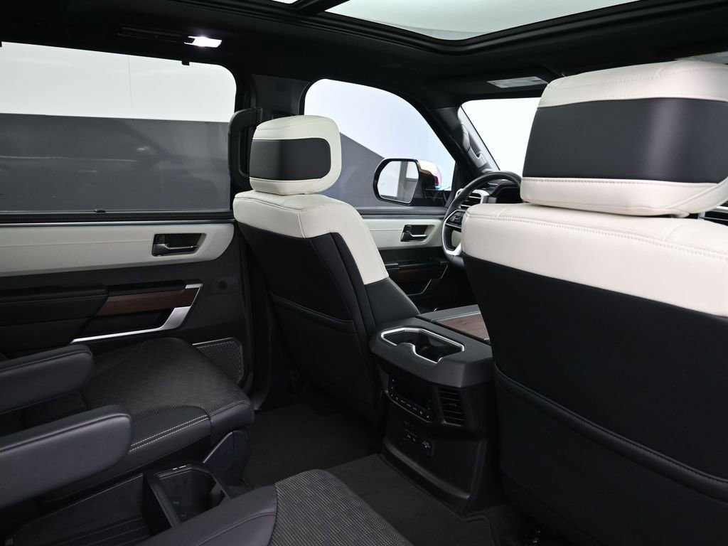 Used 2025 Toyota Sequoia Capstone image 7
