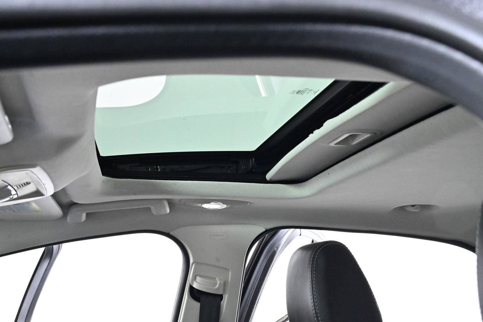 Used 2012 Ford Focus Titanium FWD image 27