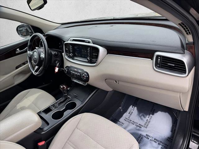 Used 2017 Kia Sorento LX w/ LX Convenience Package image 20