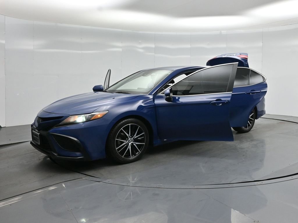 Used 2023 Toyota Camry SE w/ Cold Weather Package image 26