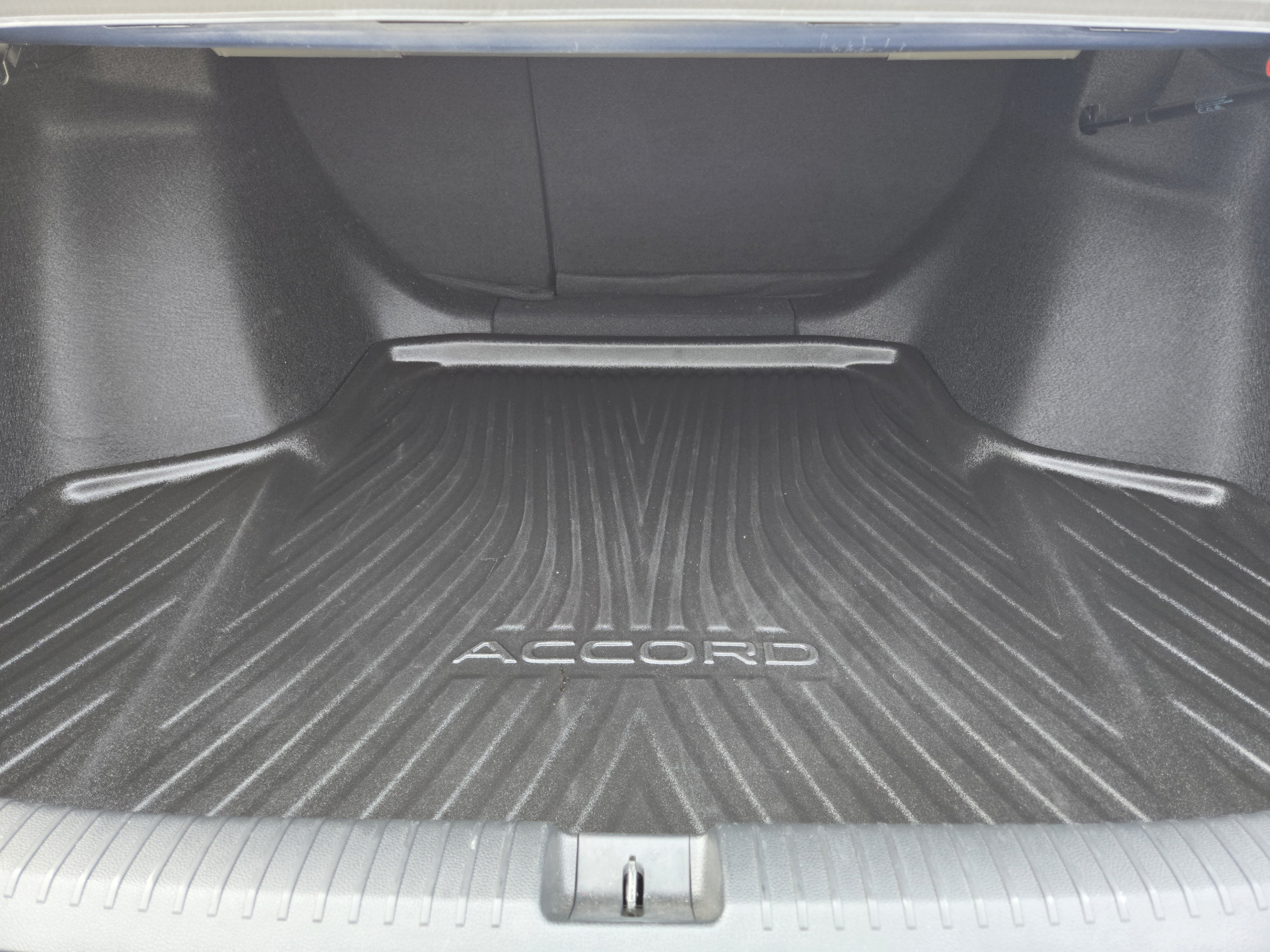 Used 2023 Honda Accord Touring image 28