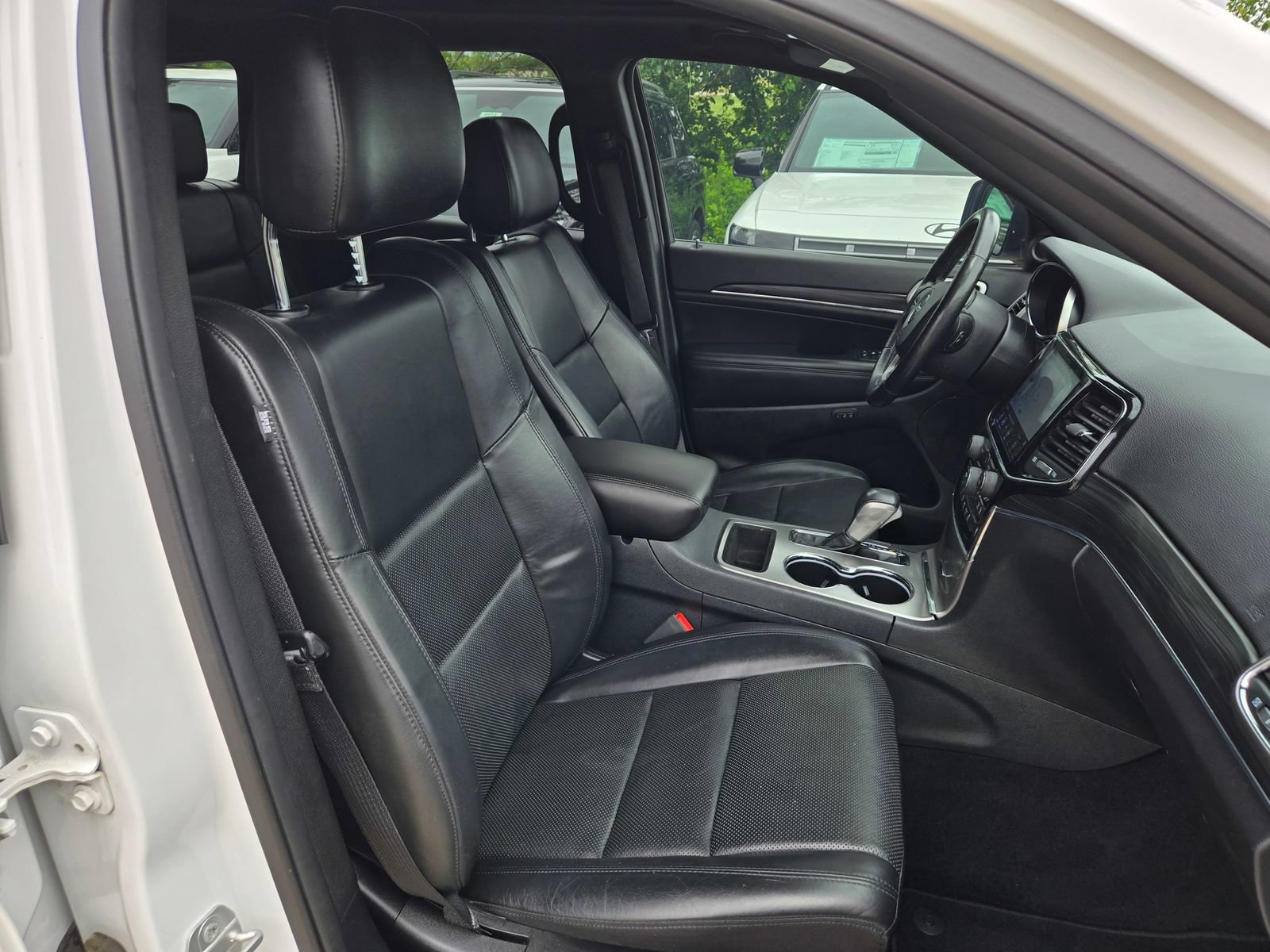 Used 2020 Jeep Grand Cherokee Limited w/ Luxury Group II RWD image 25