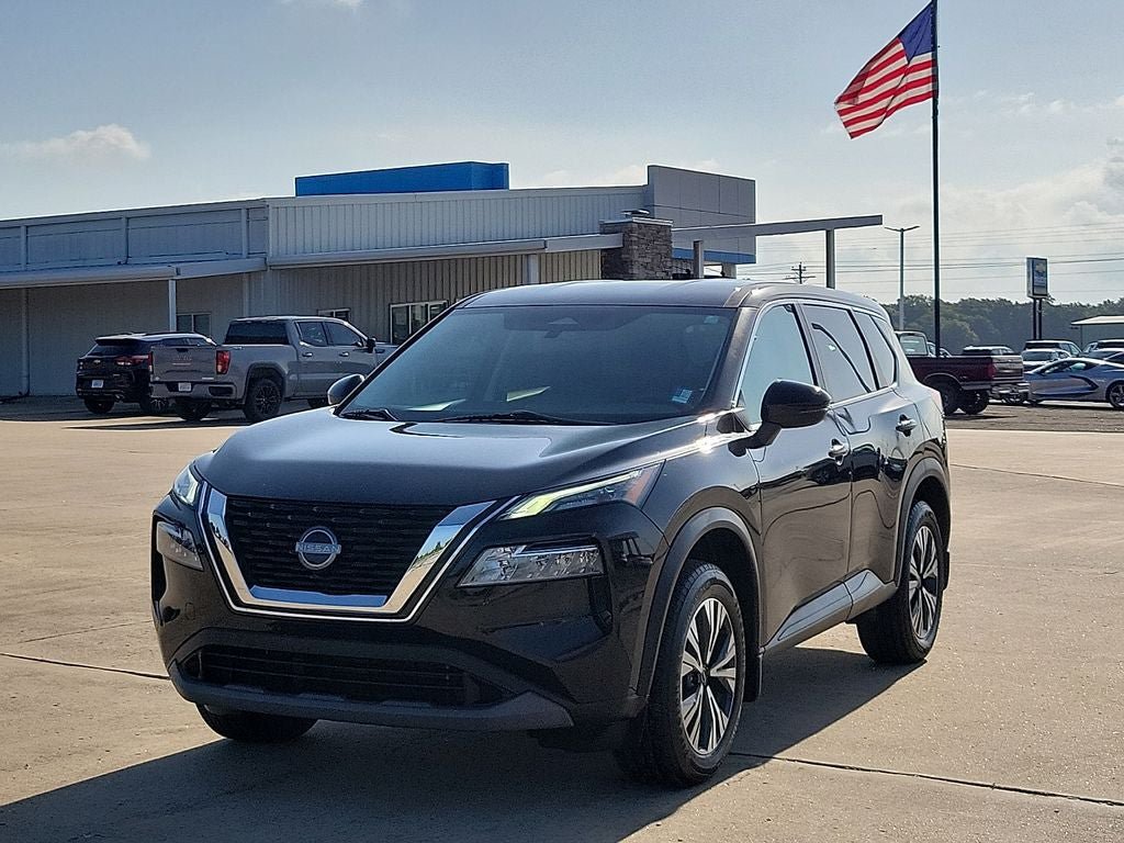 Used 2022 Nissan Rogue SV FWD image 2